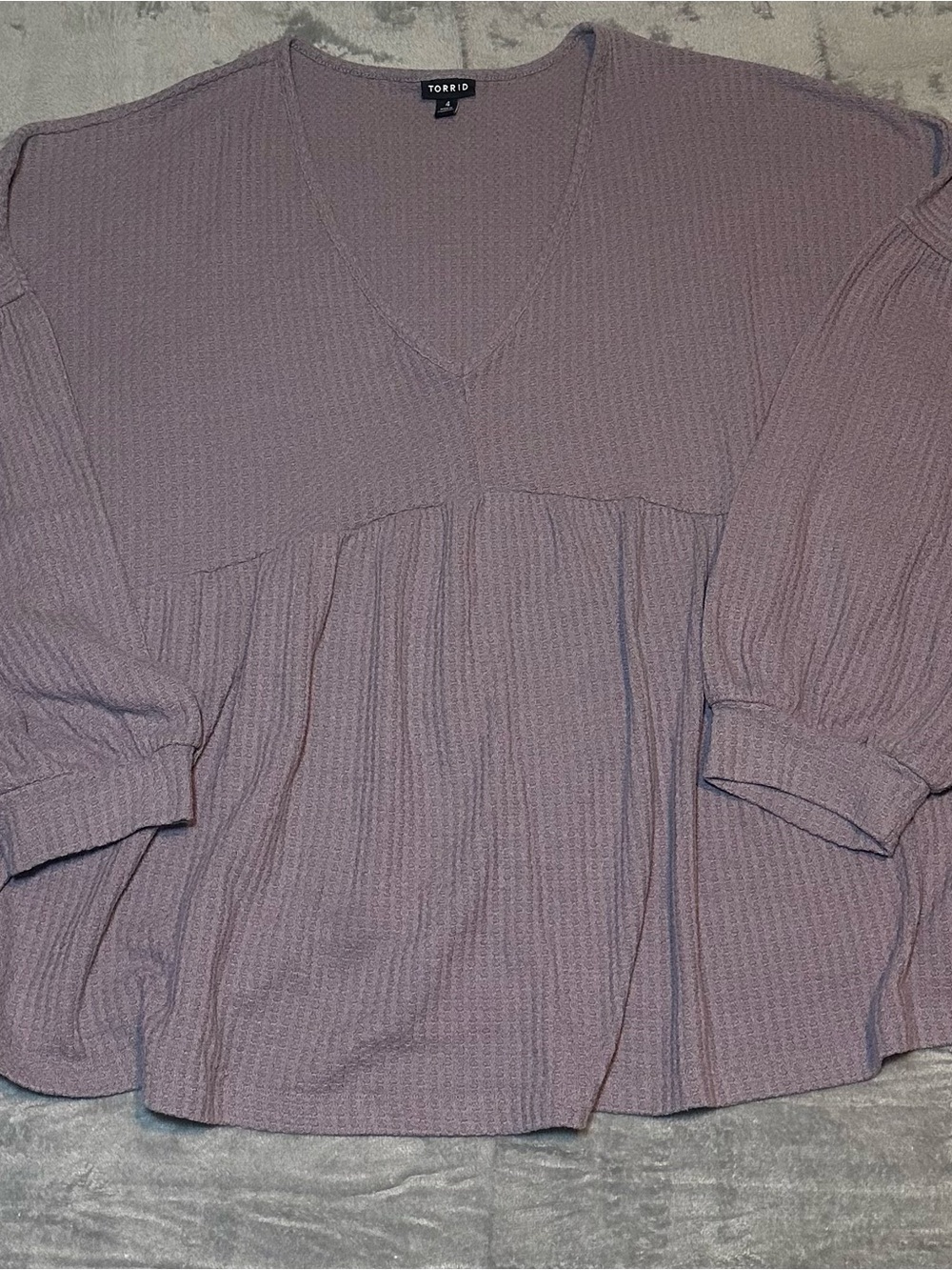 Torrid Shirred Flared Hem Waffle Knit V-Neck Top Purple, Torrid Size 4 (size 26)